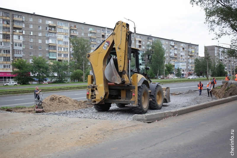 Строительство съезда с дублера проспекта Победы.