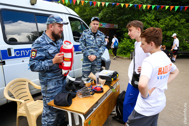 В Череповце сотрудники спецслужб научат детей безопасности.