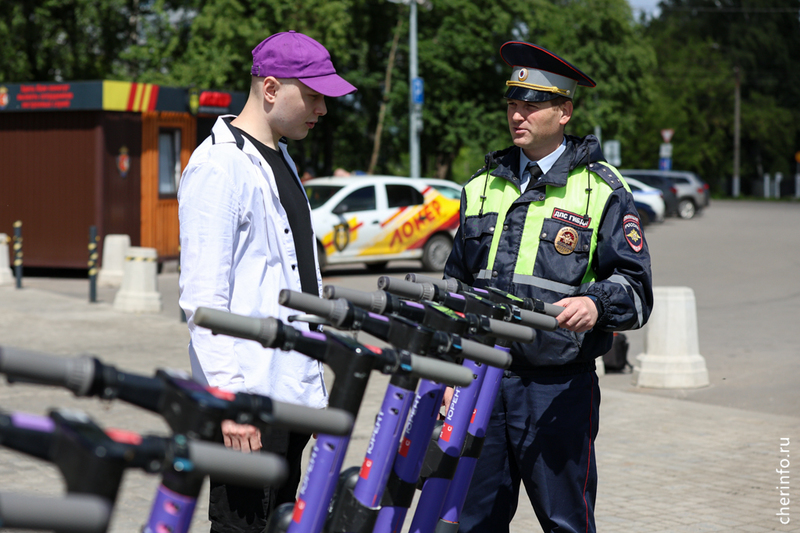 В Череповце все парки и скверы закрыли для арендных самокатов.