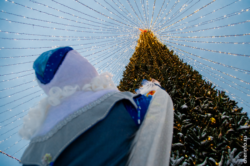 В Череповце к Новому году украсят 32 территории.