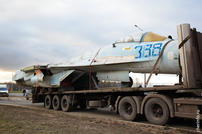 СУ-27 привезли на Южное шоссе.