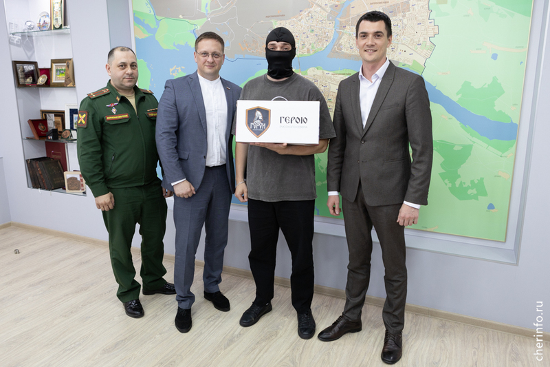 Встреча мэра с бойцом с позывным «Диджей».