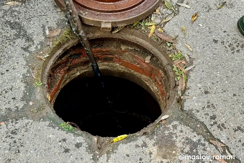 В Череповце ливневки прочистили у 26 школ и детсадов.