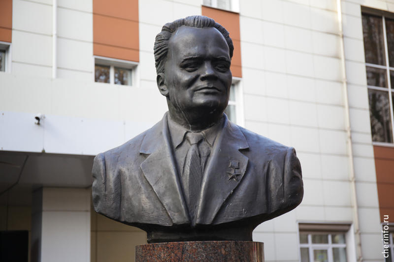 В Череповце отметили 120-летие главного строителя города Дмитрия Мамлеева.