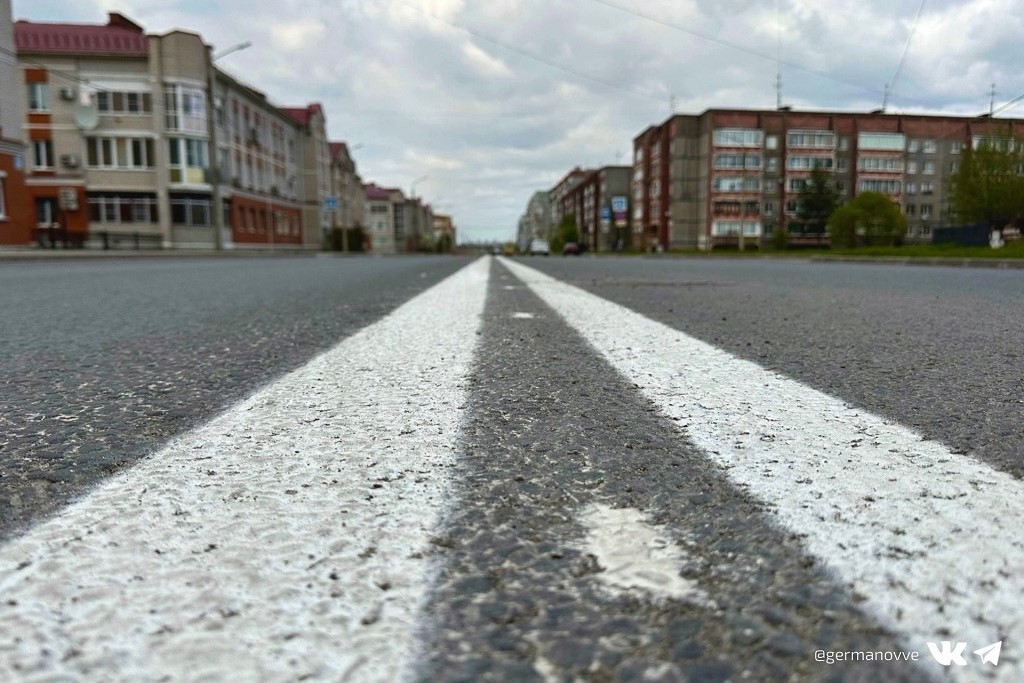 В Череповце временно прекратили наносить дорожную разметку.