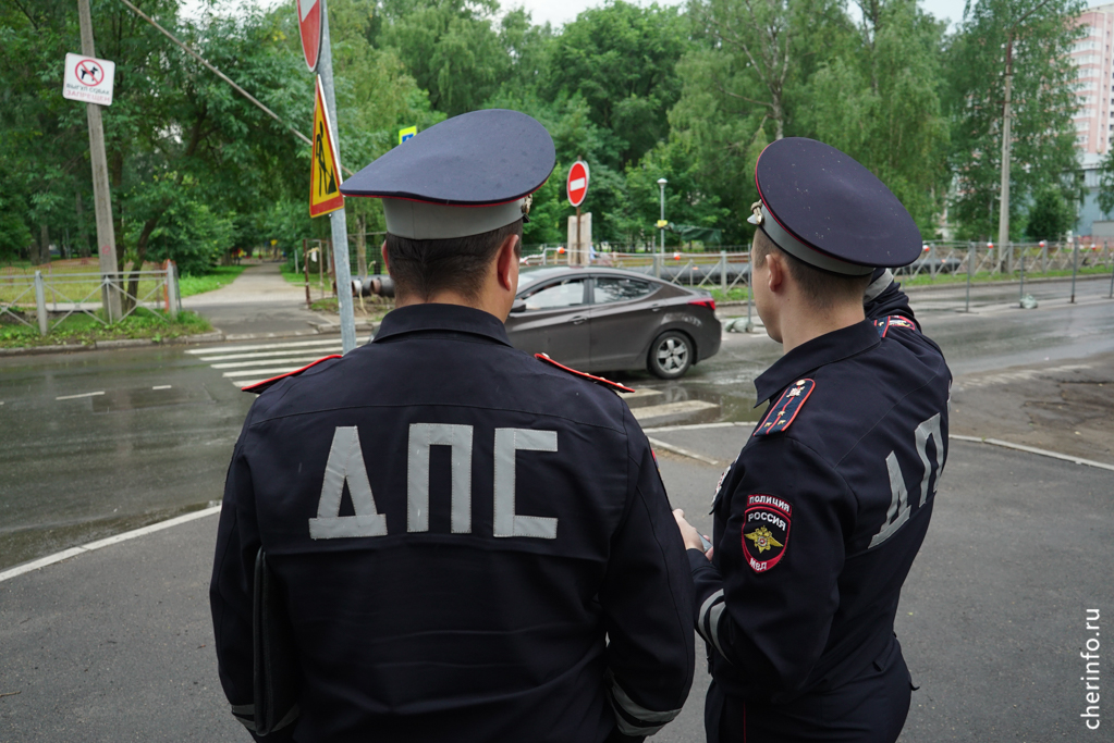 В Череповце полицейским ввели доплаты в 15 тысяч.