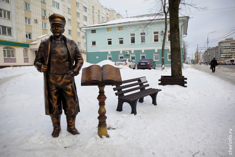 На Советском проспекте установили антивандальную экоскамейку.