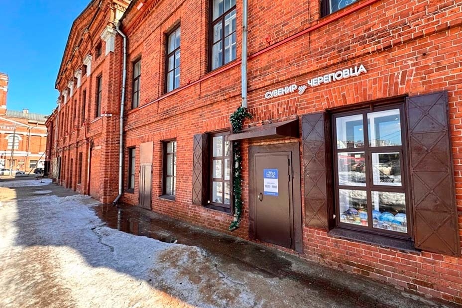 Сувенирная лавка на Советском проспекте закрылась из-за недобросовестности арендатора.