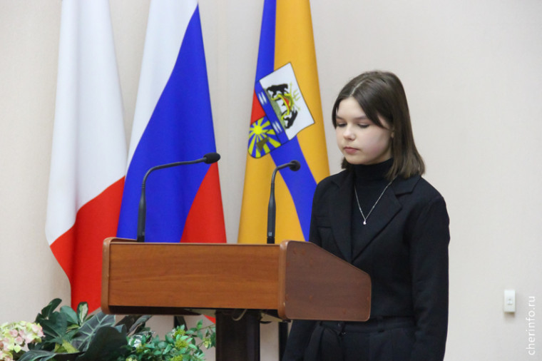 В Череповце школьница предложила ввести аналог «Пушкинской карты» для покупки книг. В Череповце школьница предложила ввести аналог «Пушкинской карты» для покупки книг.