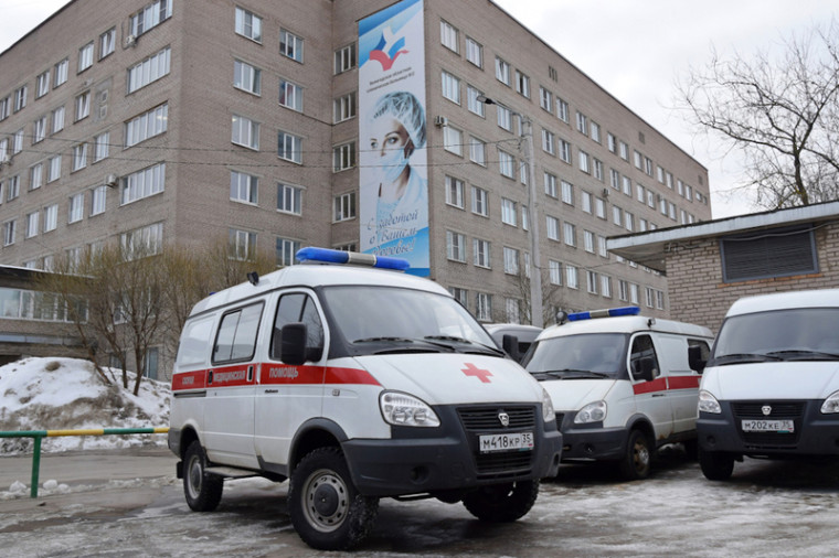 В облбольницу на Данилова поступил новый автомобиль для перевозки пациентов. В облбольницу на Данилова поступил новый автомобиль для перевозки пациентов.