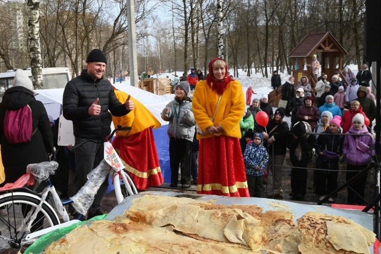 В Череповце на масленичные гулянья пришли почти 30 тысяч человек. В Череповце на масленичные гулянья пришли почти 30 тысяч человек.