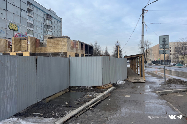 Строительство жилого дома на перекрестке Советского проспекта и Курсантского бульвара. Строительство жилого дома на перекрестке Советского проспекта и Курсантского бульвара.