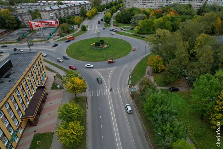 В Череповце для уменьшения пробок переделают три важных перекрестка.