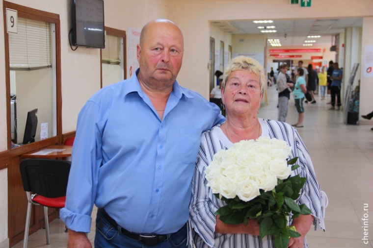 В Череповце 40 пар получат по 10 тысяч к юбилею семейной жизни. В Череповце 40 пар получат по 10 тысяч к юбилею семейной жизни.
