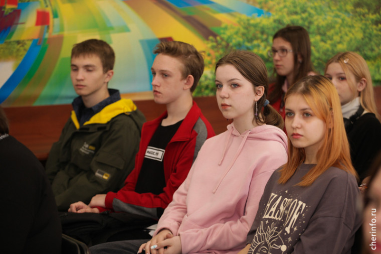 78 подростков будут наводить порядок в городе. 78 подростков будут наводить порядок в городе.