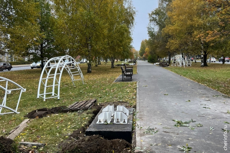 На Сталеваров поставят еще четыре светодиодные арки. На Сталеваров поставят еще четыре светодиодные арки.