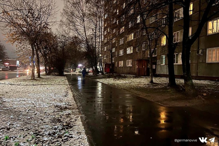 В Череповце подсветят тротуар на Краснодонцев. В Череповце подсветят тротуар на Краснодонцев.