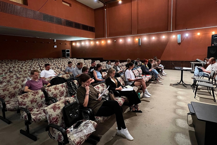 В Череповце покажут спектакль по сказочной пьесе Шварца. В Череповце покажут спектакль по сказочной пьесе Шварца.