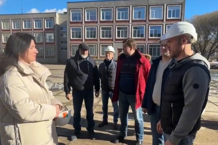 Капремонт в череповецкой школе № 40 завершат в конце лета. Капремонт в череповецкой школе № 40 завершат в конце лета.