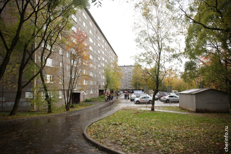 В Череповце на ремонт самого большого в этом году двора потратили 10 миллионов. В Череповце на ремонт самого большого в этом году двора потратили 10 миллионов.