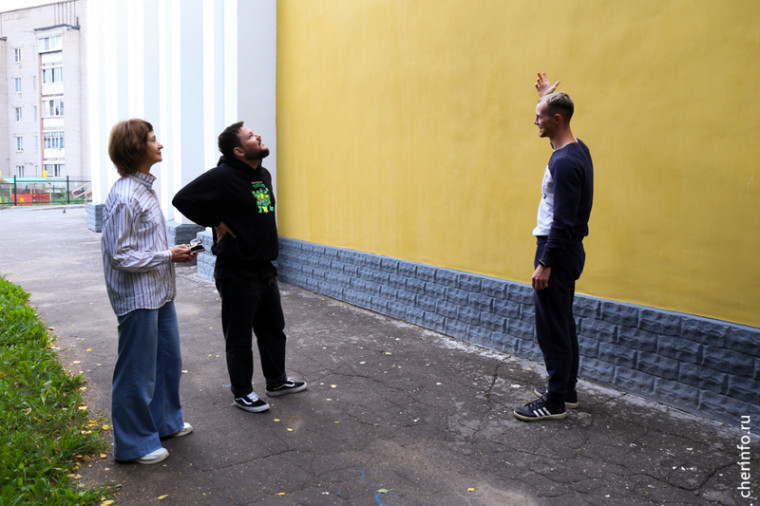 В Череповце художники из Подмосковья распишут фасад библиотеки.